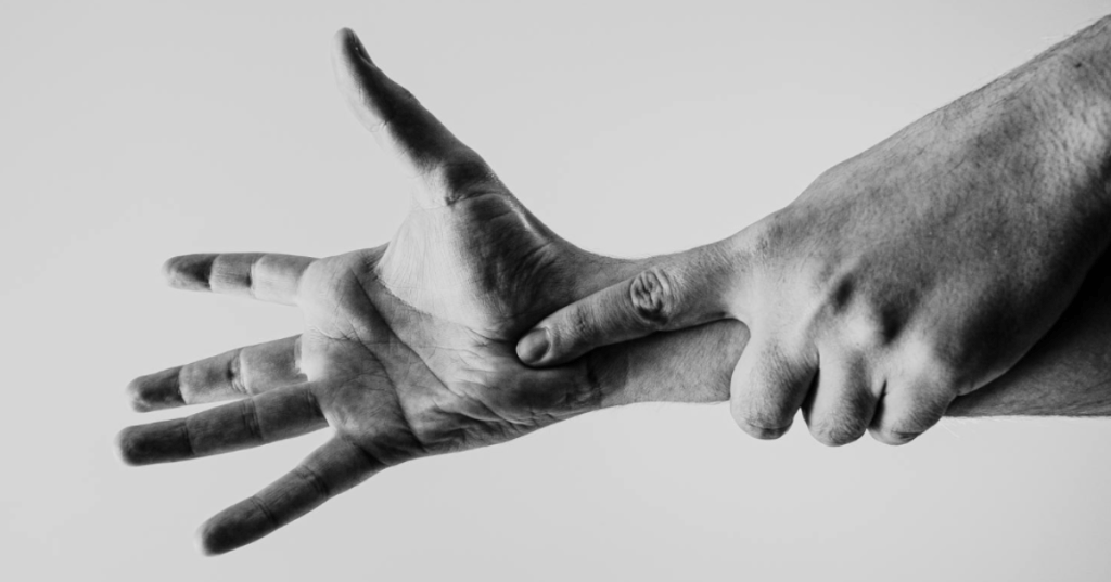 Hanna Khan: Silence on&nbsp;Sign